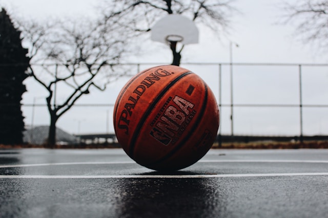 Basketball reaction moment